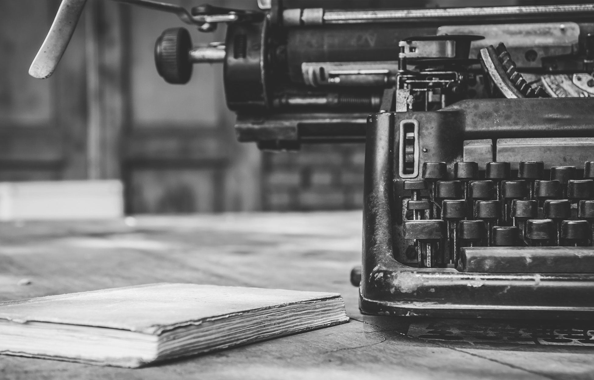 Grayscale Old Typwriter